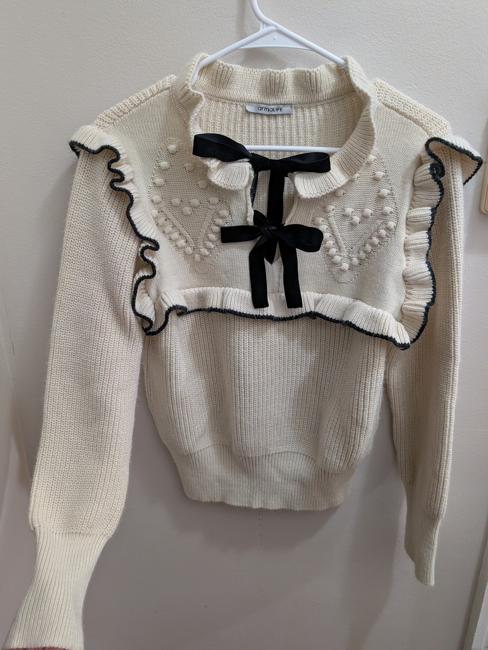 Vintage armalife Cream Ruffle Bow Sweater
